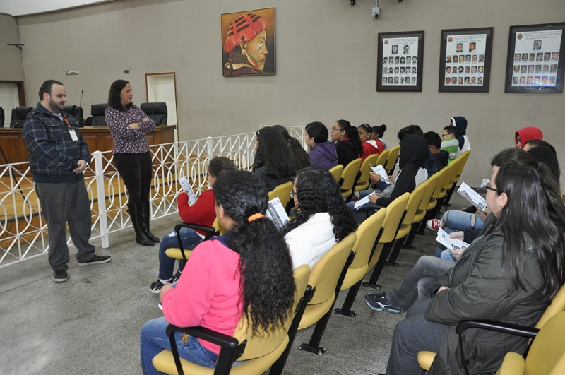 Alunos da rede estadual visitam a C?mara Municipal