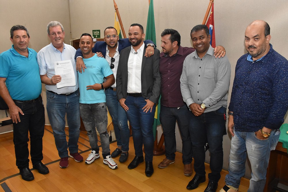 Vereadores realizam sessão extraordinária e referendam nome Nelson Pedroso para a Subprefeitura do município
